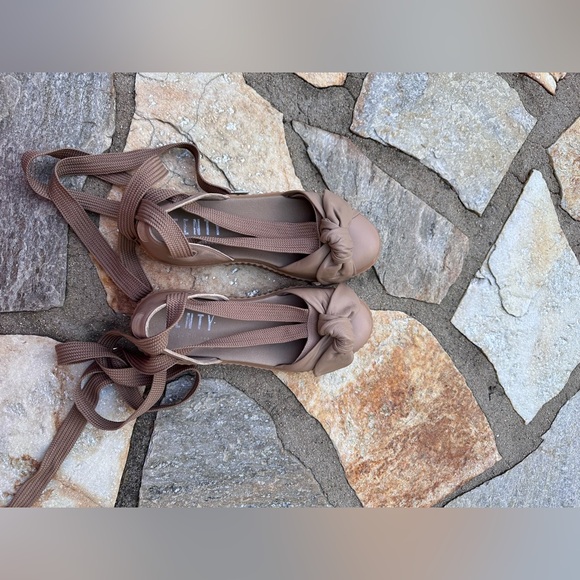 PUMA X FENTY Bow Creeper Sandal Rihanna Fenty Natural (Women's) - Picture 2 of 4